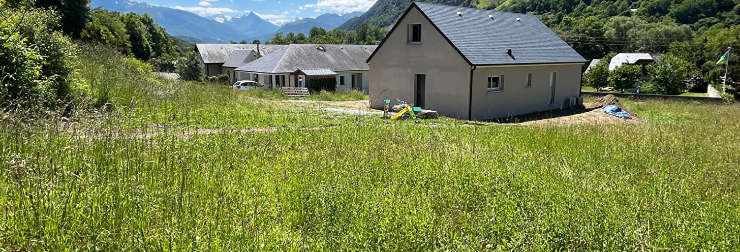 Terrain  1078 m² à vendre à Argelès-Gazost (65400)