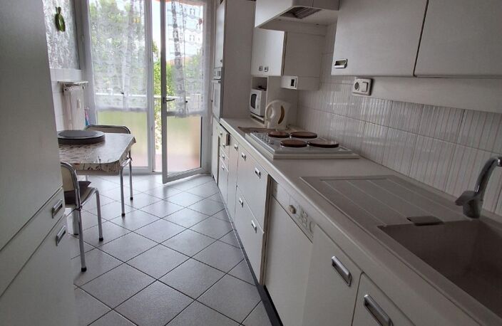 Location appartement 4 pièces 77 m² à Le Péage-de-Roussillon (38550) — photo 5