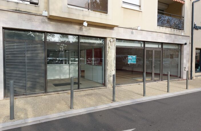 Location commerce  123 m² à Le Péage-de-Roussillon (38550) — photo 2