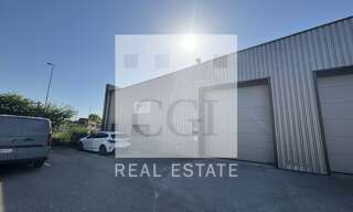 Commerce  345 m² à louer à Genas (69740)