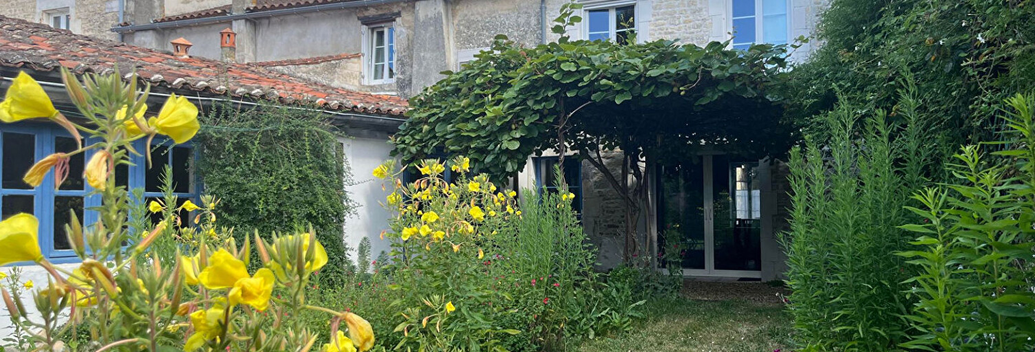 Maison 6 Pièces 179 m² à vendre à Thairé (17290)