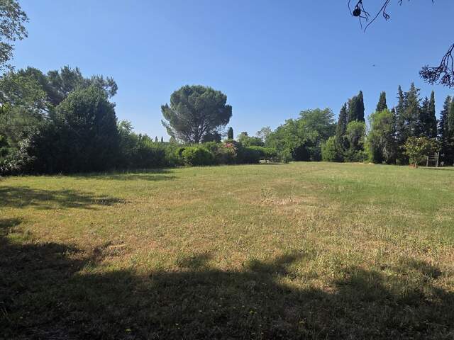 Terrain constructible — photo du bien