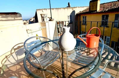 Appartement T2 plein de charme  avec terrasse au coeur de Hyères — photo du bien