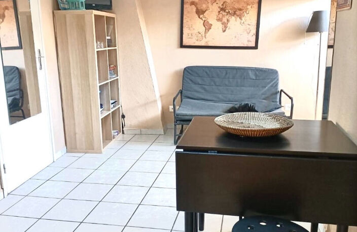 Appartement T2 plein de charme  avec terrasse au coeur de Hyères — photo 2