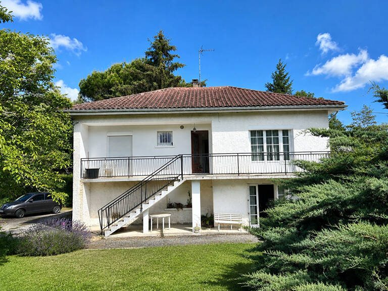 Maison des années 75 sur jolie parc arboré Cancon — photo 1