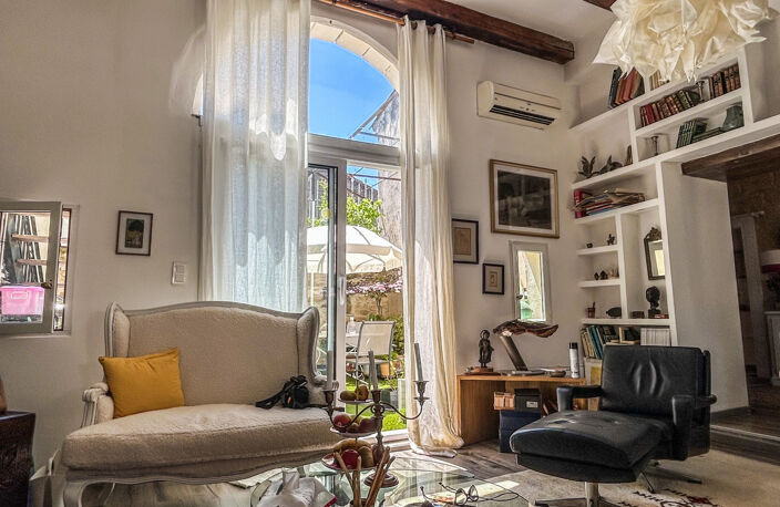Spécial investissement : Charmante maison de village avec terrasses et deux appartements loués meublés — photo 3