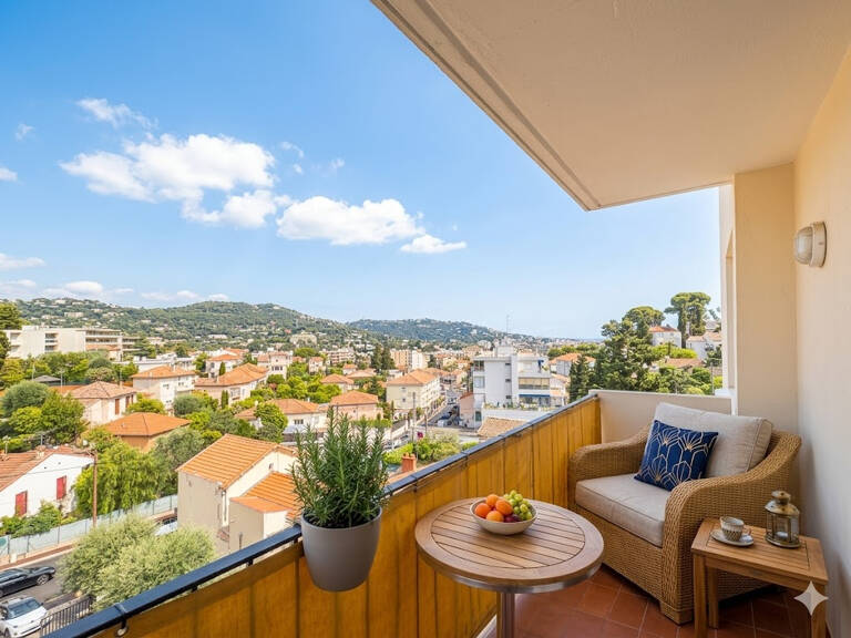 LE CANNET - AGREABLE APPARTEMENT 3 PIECES AVEC CAVE ET PARKING — photo 1