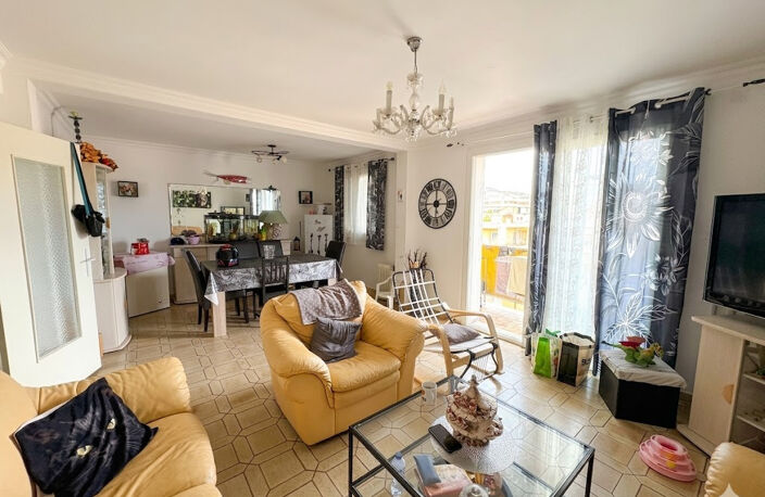 LE CANNET - AGREABLE APPARTEMENT 3 PIECES AVEC CAVE ET PARKING — photo 3