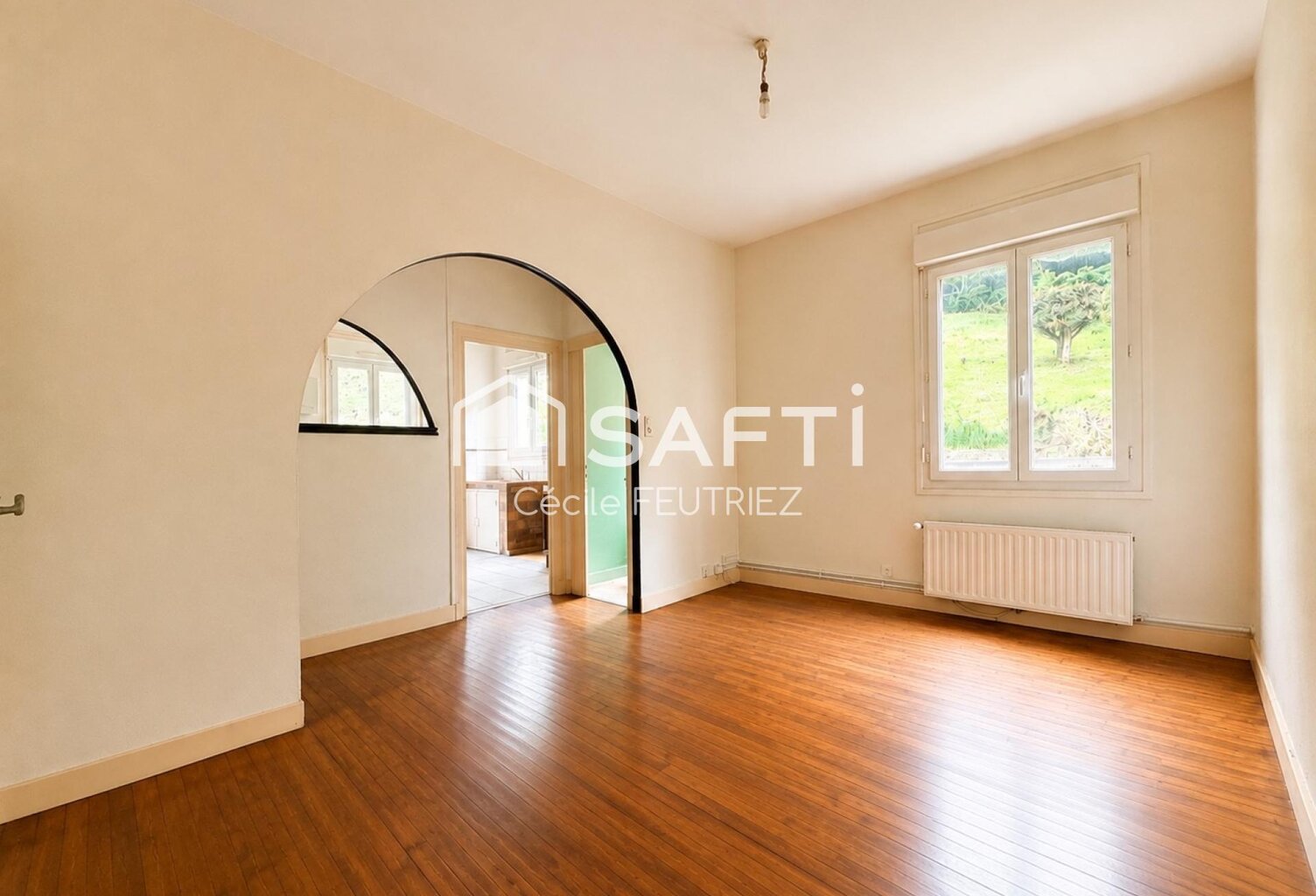 Appartement avec stationnement et cave — photo 1