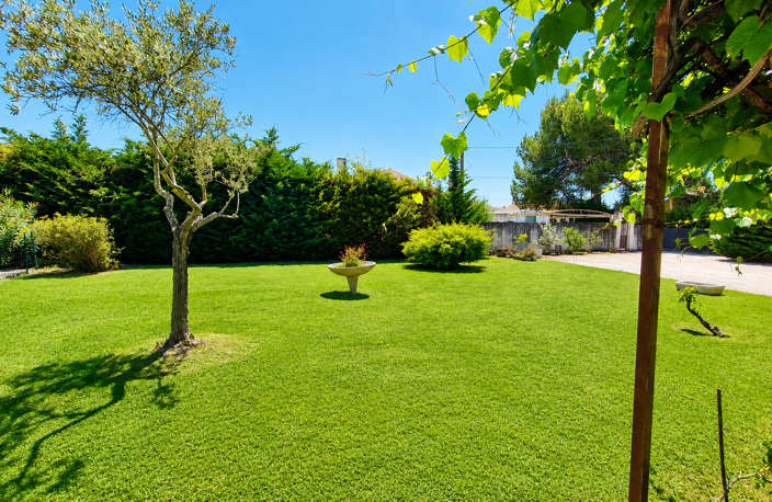 PERNES LES FONTAINES VILLA SH 227M2 SUR UN TERRAIN AVEC PISCINE DE 1205M2 — photo 3