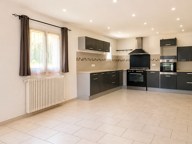 PERNES LES FONTAINES VILLA SH 227M2 SUR UN TERRAIN AVEC PISCINE DE 1205M2 — photo 4