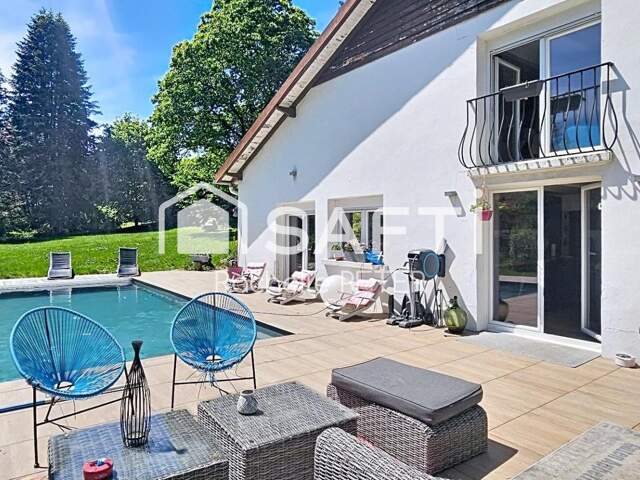 Ancienne ferme rénovée avec piscine chauffée — photo du bien