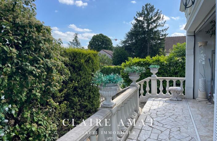 Élégante Mansard baignée de lumière, au charme raffiné et aux inspirations d'un véritable palais de glaces. — photo 3