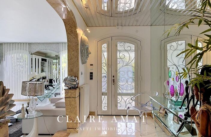 Élégante Mansard baignée de lumière, au charme raffiné et aux inspirations d'un véritable palais de glaces. — photo 4