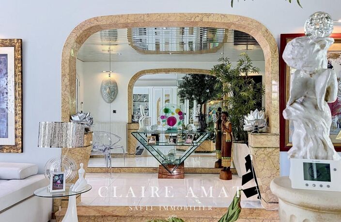 Élégante Mansard baignée de lumière, au charme raffiné et aux inspirations d'un véritable palais de glaces. — photo 5