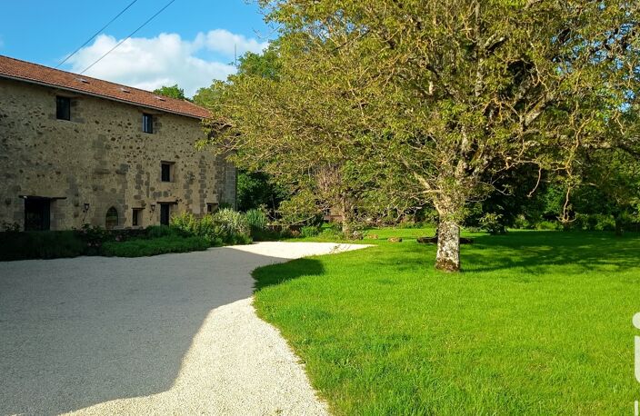 Vente Château 5 pièces — photo 2