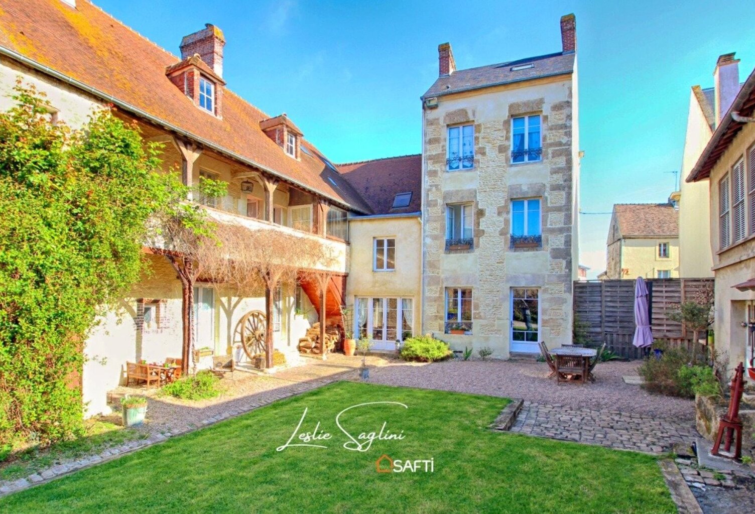 Belle demeure au cœur de la ville — photo 1