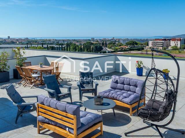 Vue dégagée jusqu'à la mer, toit-terrasse spectaculaire de 97 M2 — photo du bien