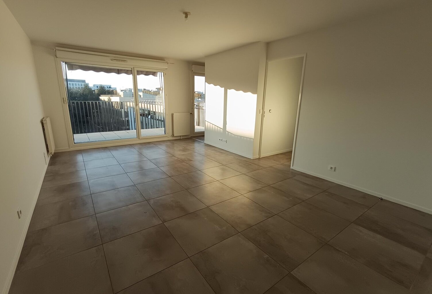 Magnifique Appartement 4P 3CH dans Très Belle Résidence de 2016 à qqs mn à pied de la Gare RER — photo 1
