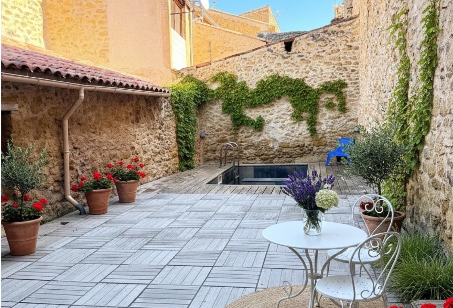 Lauris  Maison en pierre de 120 m² avec quatre chambres, terrasse et bassin — photo 1