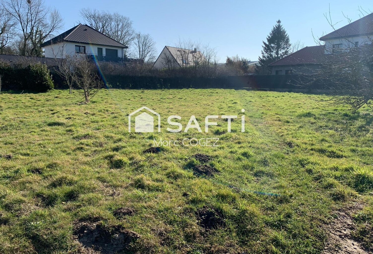 Terrain constructible de 939m2 — photo 1
