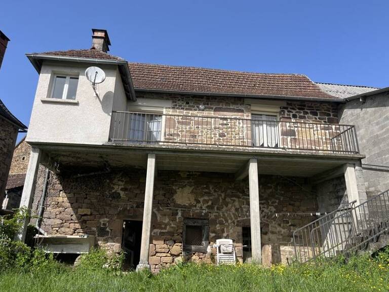 Maison en pierre de 3 pièces principales — photo 1