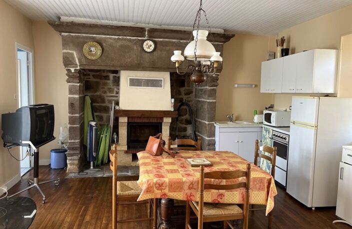 Maison en pierre de 3 pièces principales — photo 2
