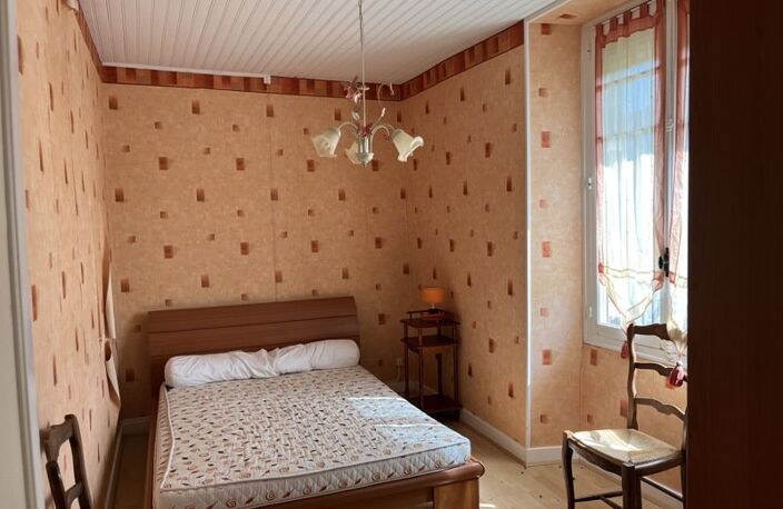 Maison en pierre de 3 pièces principales — photo 3
