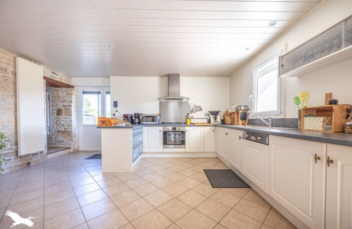 Maison en pierre de 7 pièces principales — photo 3