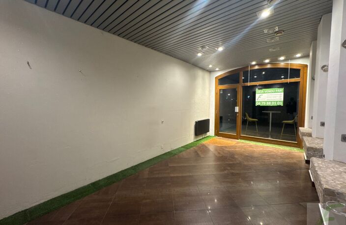 Local commercial — photo 2