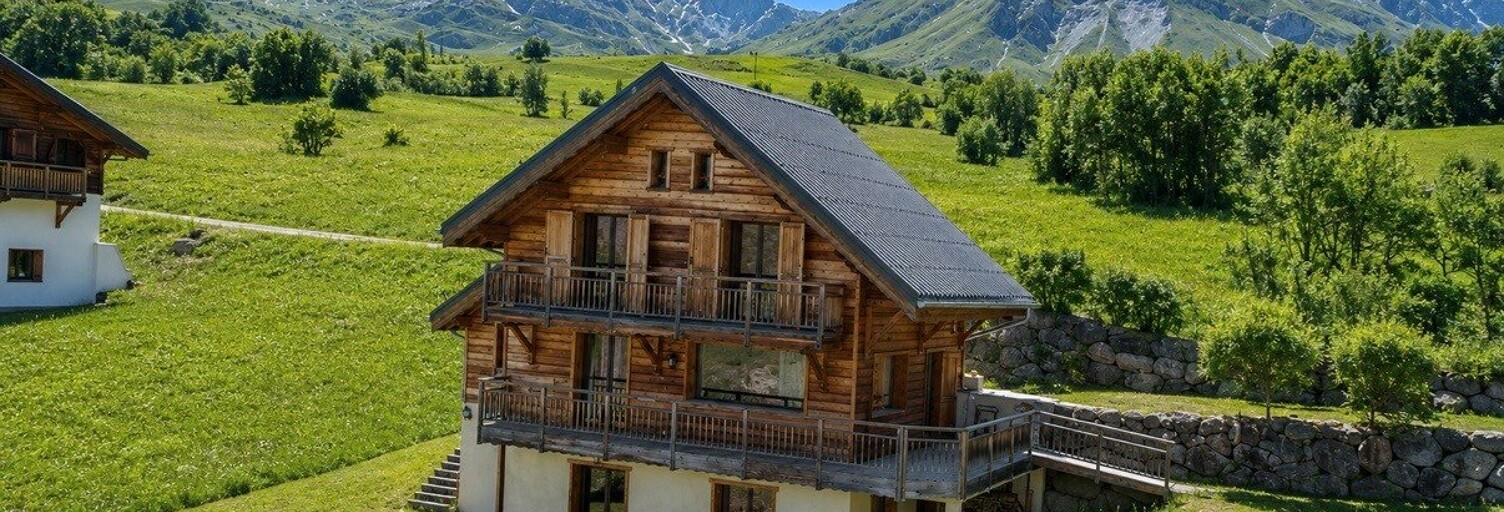 Maison 8 Pièces 177 m² à vendre à Albiez-Montrond (73300)
