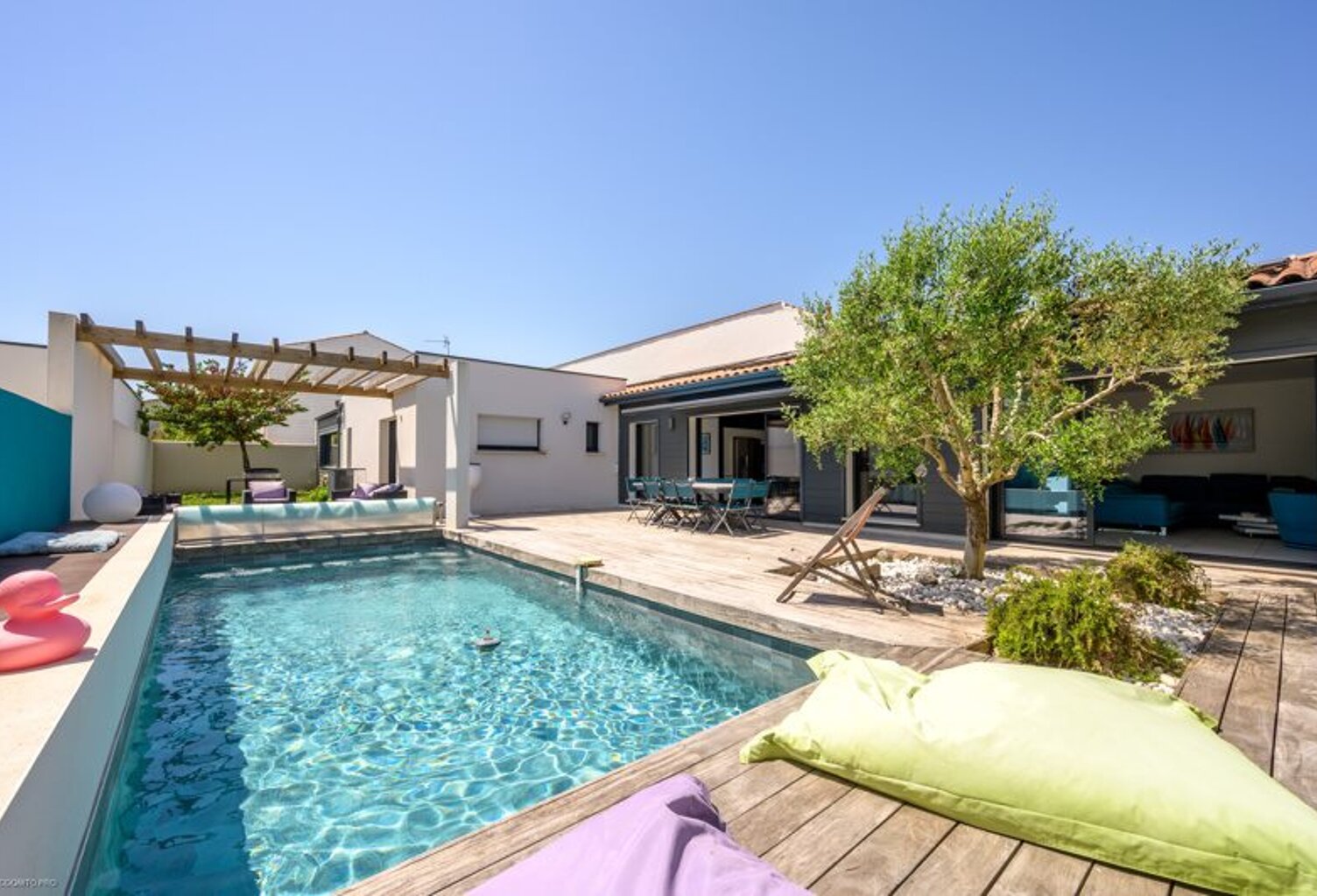 Contemporaine de 5 pièces principales — photo 1