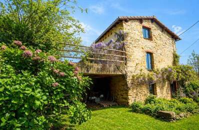 Maison en pierre de 5 pièces principales — photo du bien