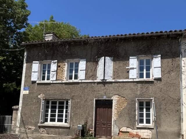 Maison de bourg de 5 pièces principales — photo du bien