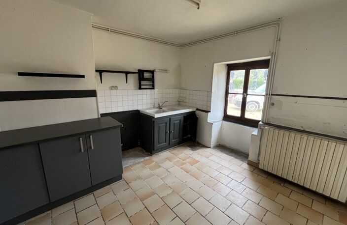 Maison en pierre de 3 pièces principales — photo 3