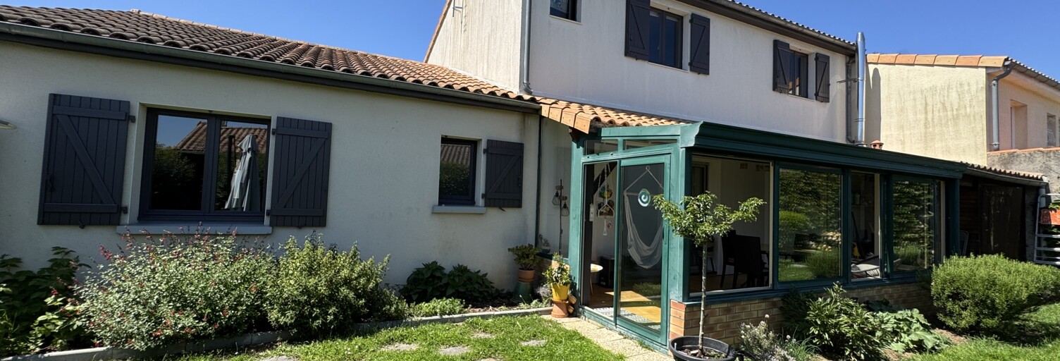 Maison 8 Pièces 141 m² à vendre à Buxerolles (86180)
