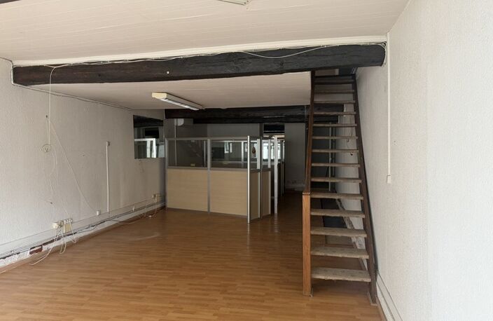 Vente immeuble   Blaye (33390) — photo 3