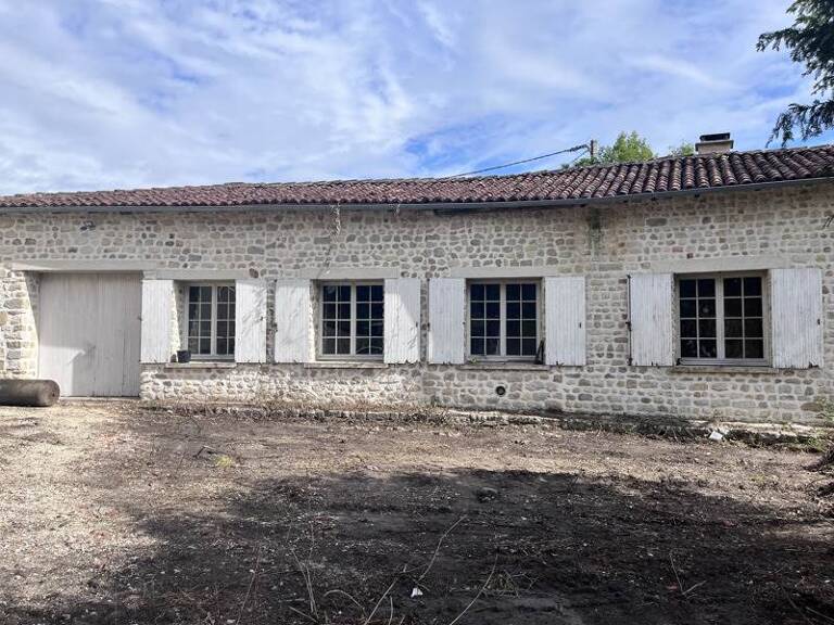 Maison en pierre de 4 pièces principales — photo 1