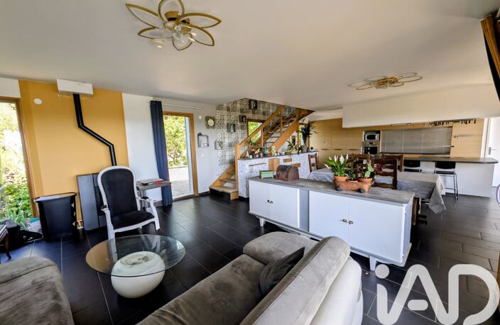 Vente Maison/villa 8 pièces — photo 2