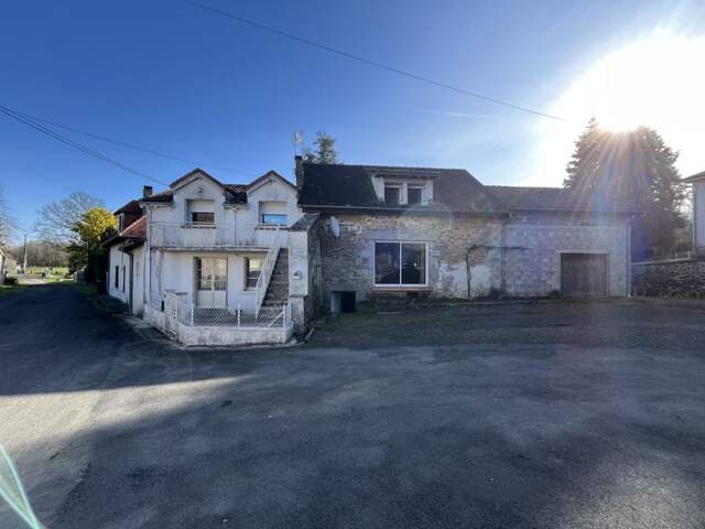 Maison en pierre de 5 pièces principales — photo du bien