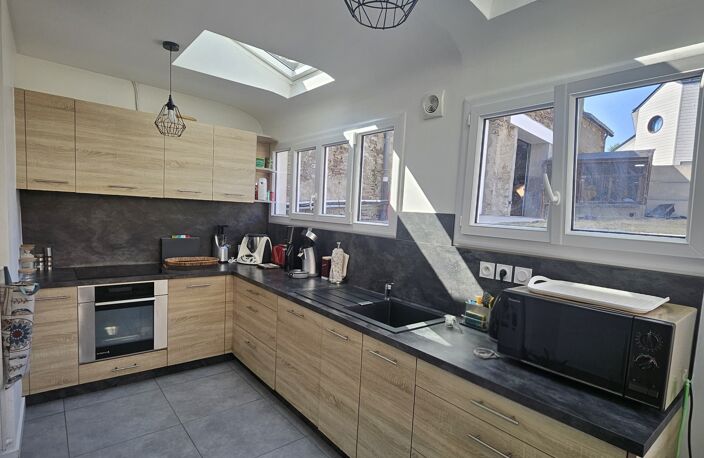 Vente Maison/villa 8 pièces — photo 2