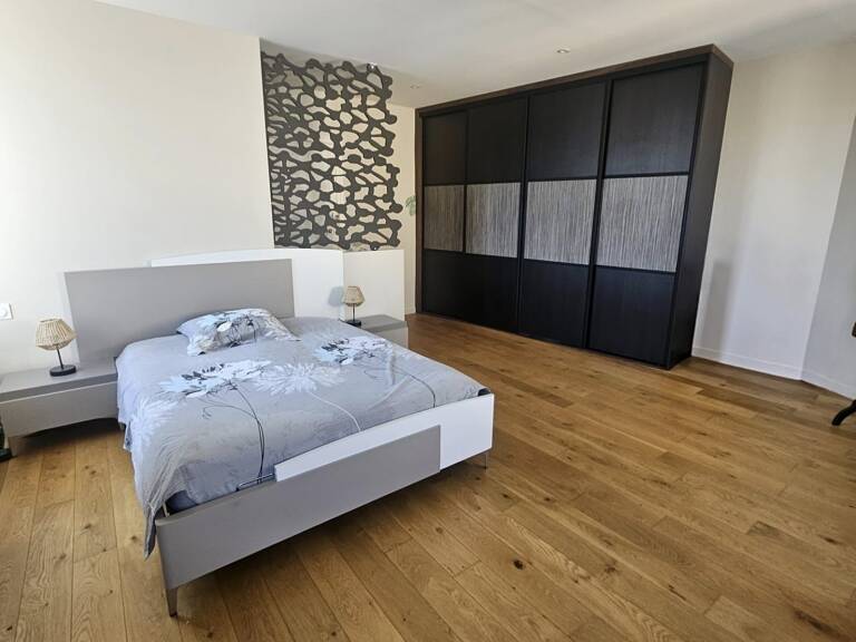 Vente Maison/villa 8 pièces — photo 1