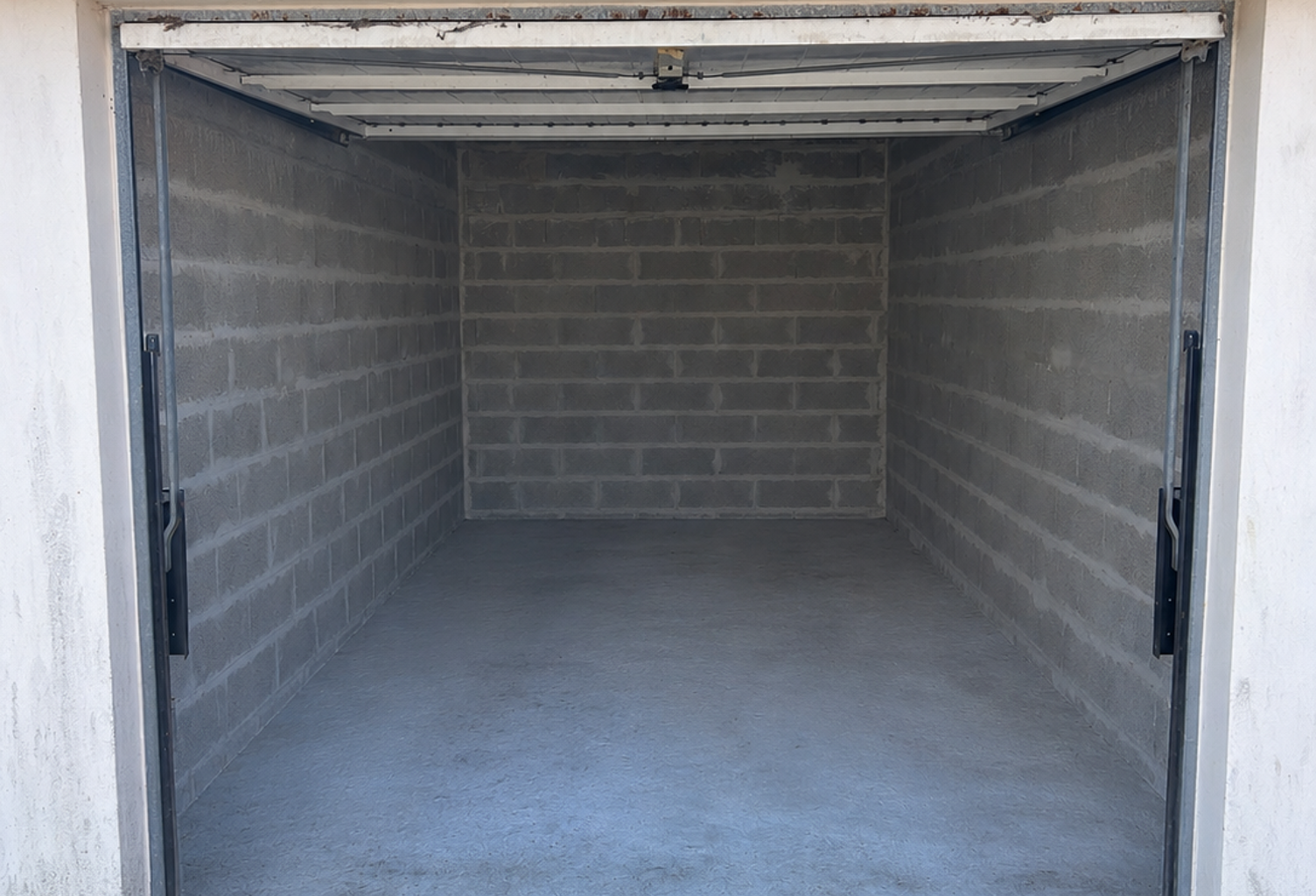 Vente Garage 16 m&sup2; — photo 1