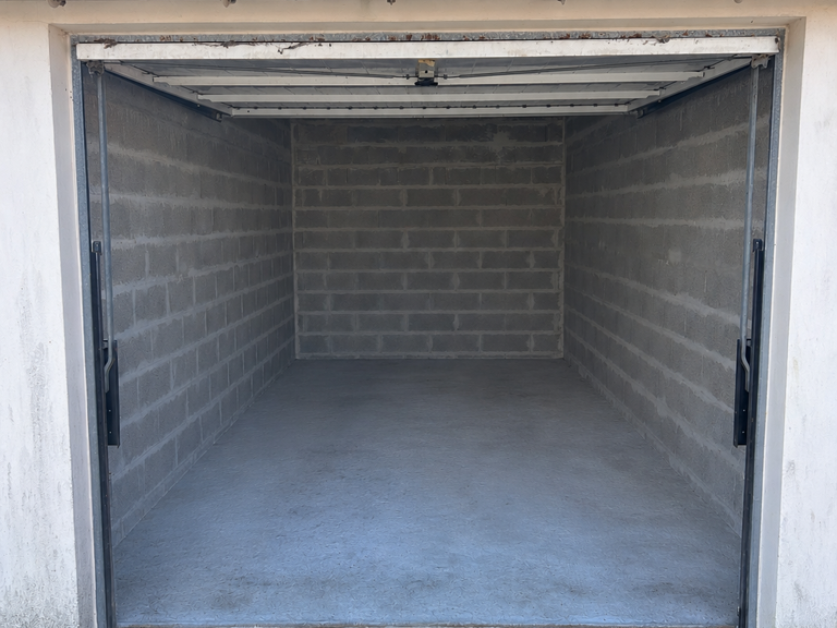 Vente Garage 16 m&sup2; — photo 1