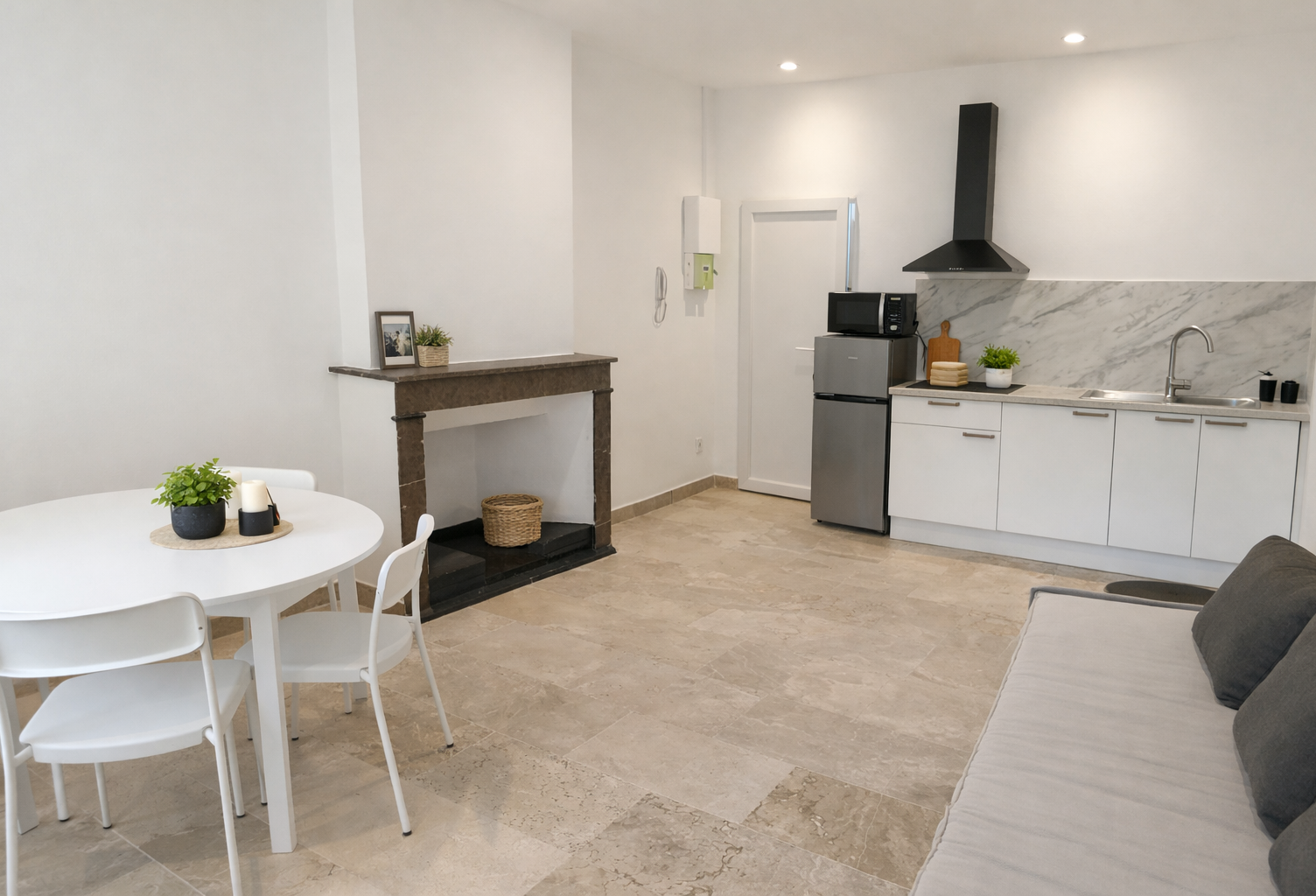 Studio  26 m2 meublé rénové — photo 1