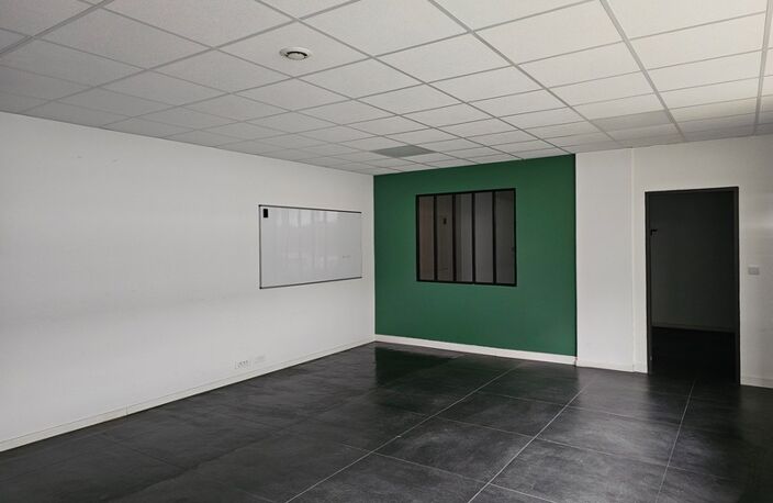 bureau de 70 m2 à vendre à vendre CERGY (95) — photo 4