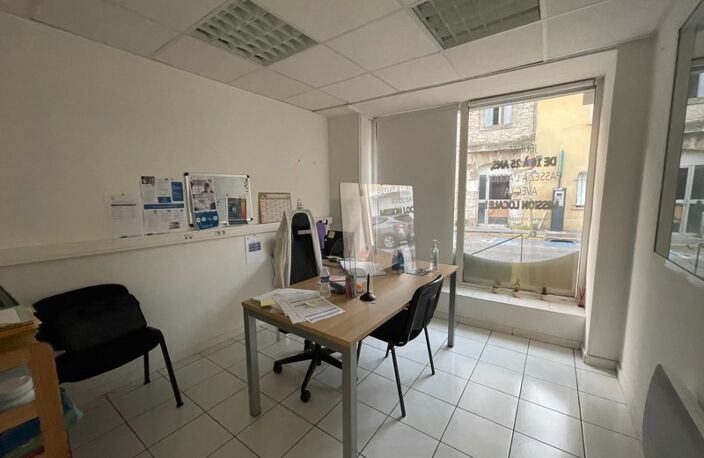 LOCAL BUREAU D'ACTIVITÉ 185 M2 LUNEL CENTRE — photo 5