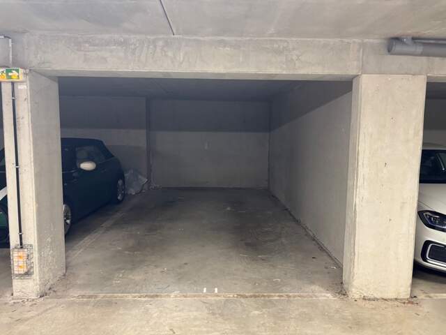 Place de parking PMR en sous-sol sécurisé – Thionville Centre — photo du bien