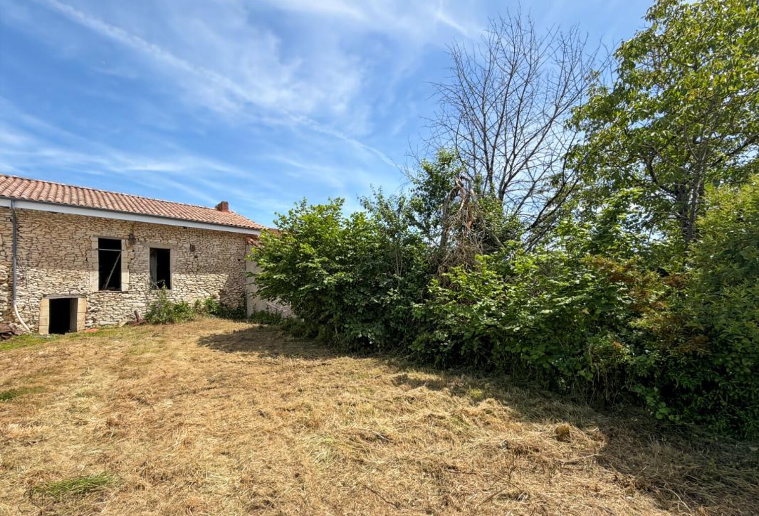 🏡 Authentique ancien chais en pierre à rénover – Charme et potentiel au cœur d’un hameau paisible — photo 1
