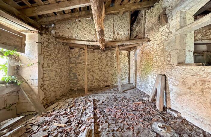 🏡 Authentique ancien chais en pierre à rénover – Charme et potentiel au cœur d’un hameau paisible — photo 4